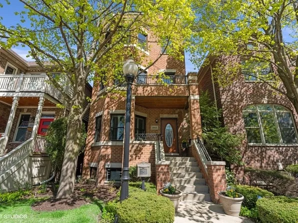 3313 S Throop St, La Grange, IL 60608