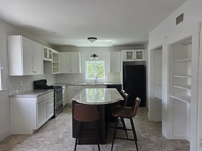 23 Pleasant St #23 — Photo 1