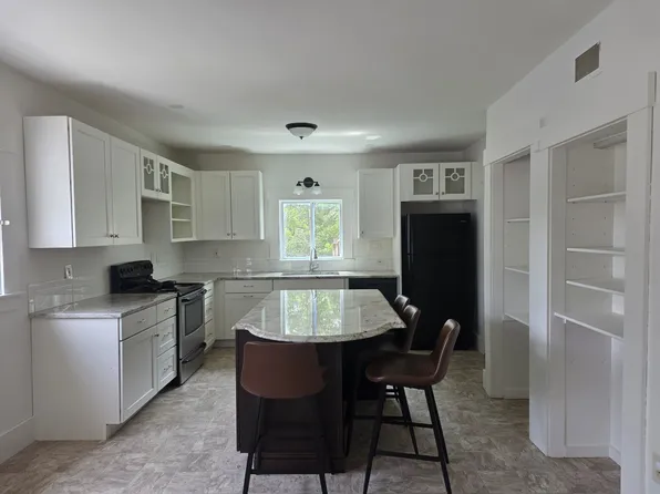 23 Pleasant St #23, Milford, NH 03055