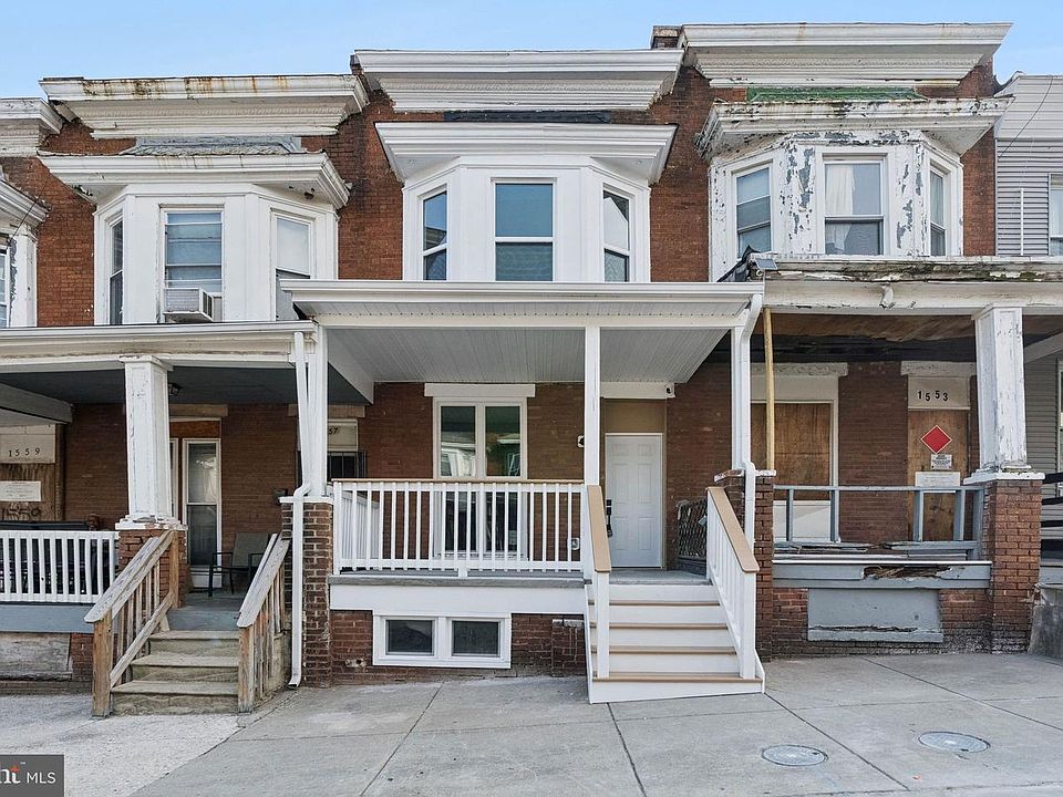 1st image of 1555 Carswell St