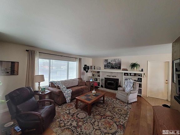 3rd image of 315 Curry Dr