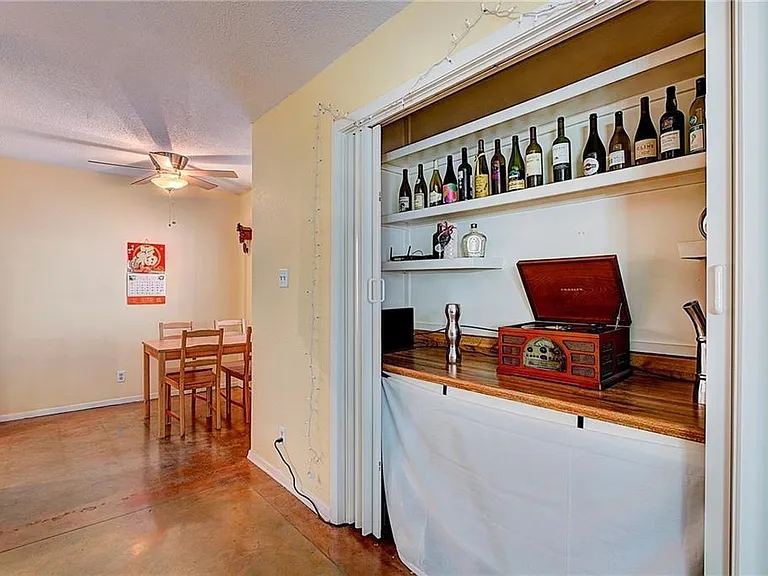910 Duncan Ln #7 — Photo 8