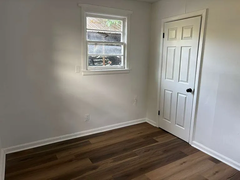 2919 Beatty St — Photo 10