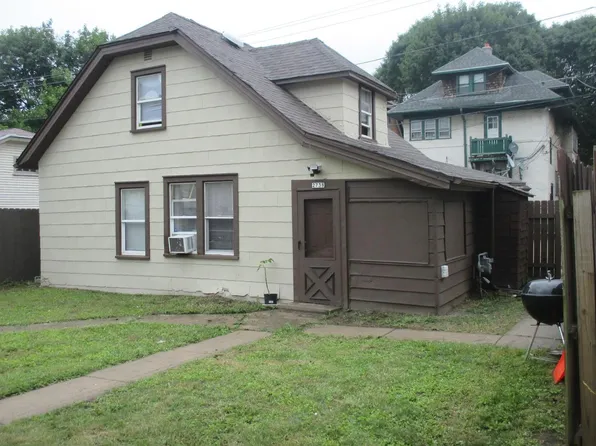 2738 North 45th STREET, Milwaukee, WI 53210