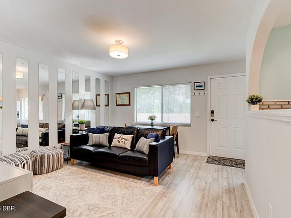 4th image of 1601 Big Tree Rd APT 408