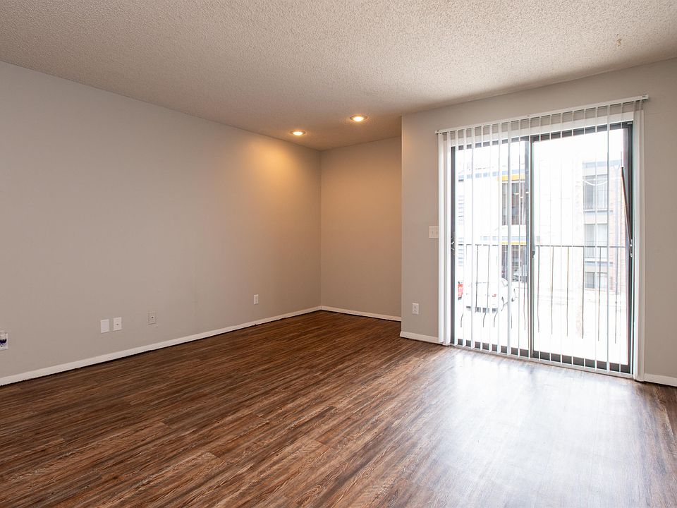 1st image of 844 N Waco Ave #2204
