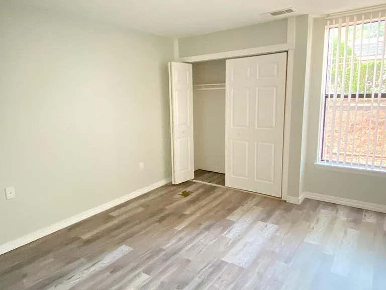 68 Shrewsbury Green Dr #B — Photo 10