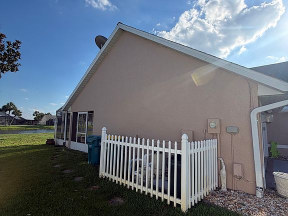 4th image of 2107 Lionel Dr