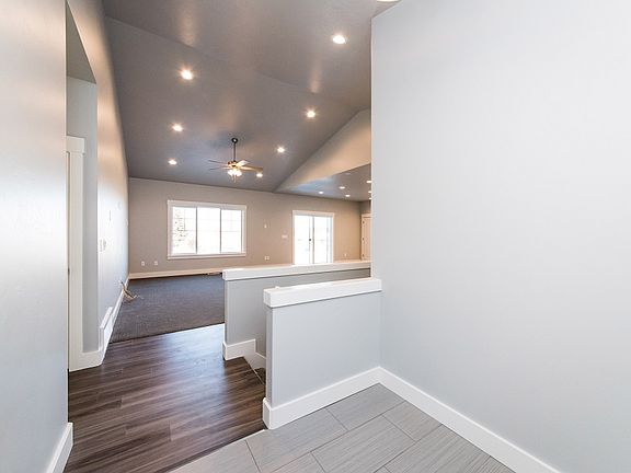 Previously built Avalon, selections and colors may vary.