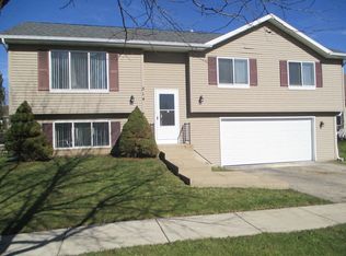 514 Iona Ln, Harvard, IL 60033