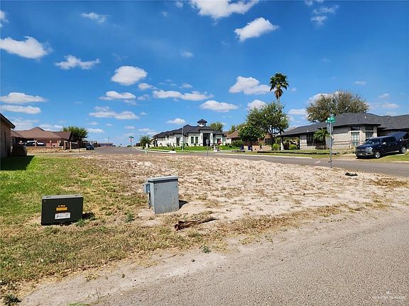 3rd image of 504 N Kika De La Garza Blvd