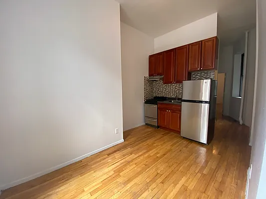 Rented by Peter R. Hungerford, LREB | media 18