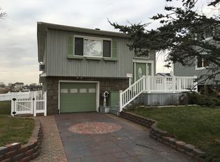 53 Pershing Ave, Babylon, NY 11702