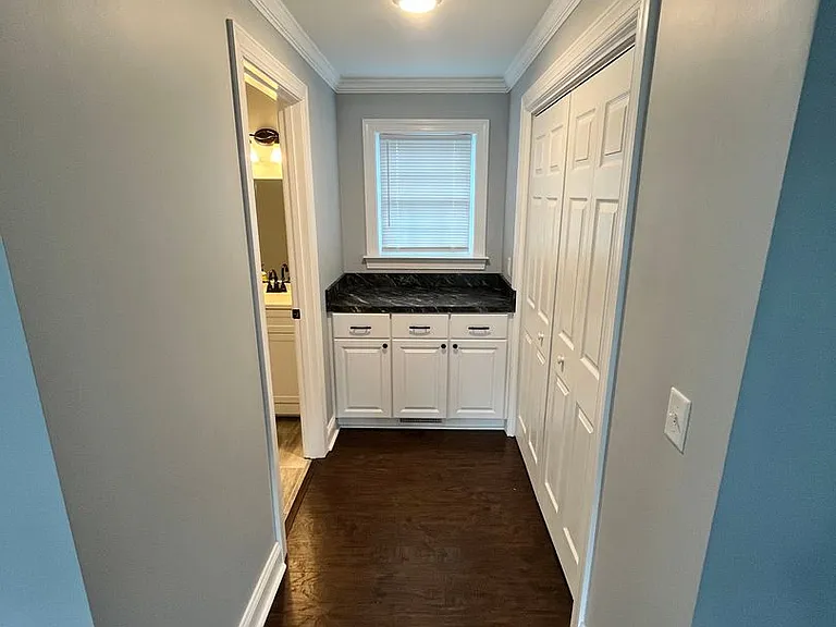 112 E Main St — Photo 10