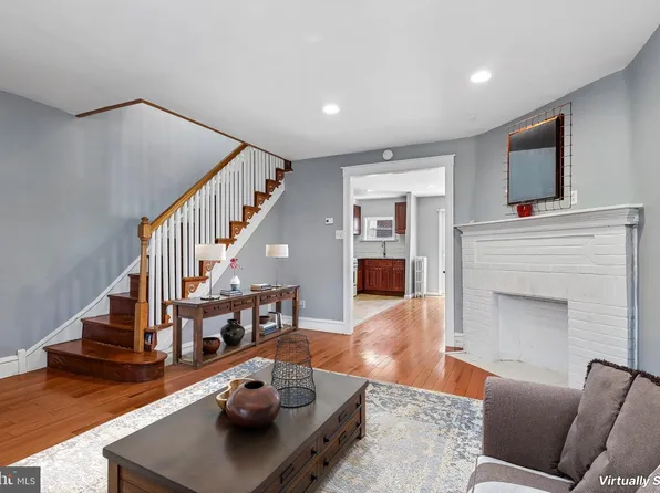 7046 Clover Ln, Upper Darby, PA 19082