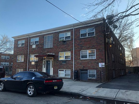 3rd image of 48 Carteret St APT 3