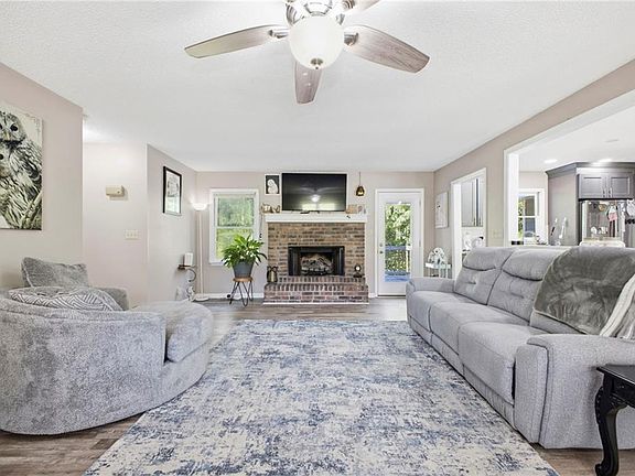 5th image of 111 Mount Vernon Dr