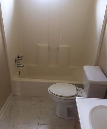 2nd image of 6205 Mandeville St