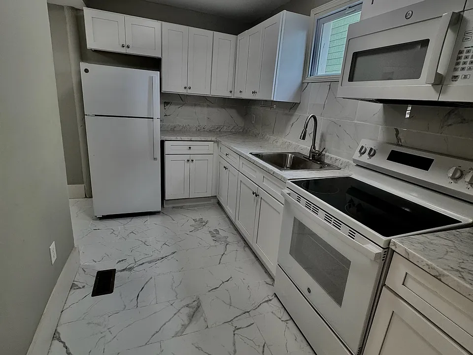 13 Norfolk St #1