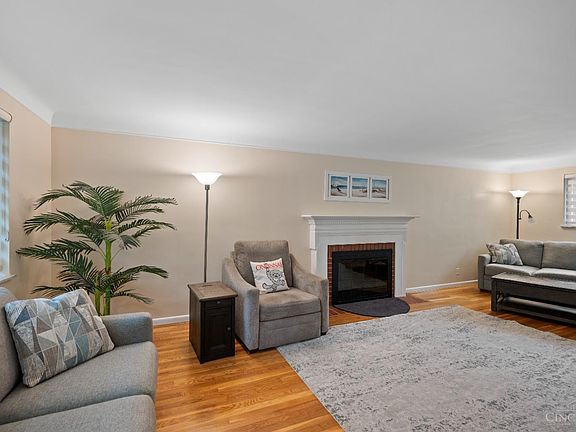 2nd image of 9126 Cherry Blossom Ln