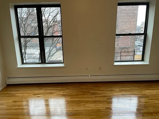 Rented by Perry Associates NYC Inc | media 23