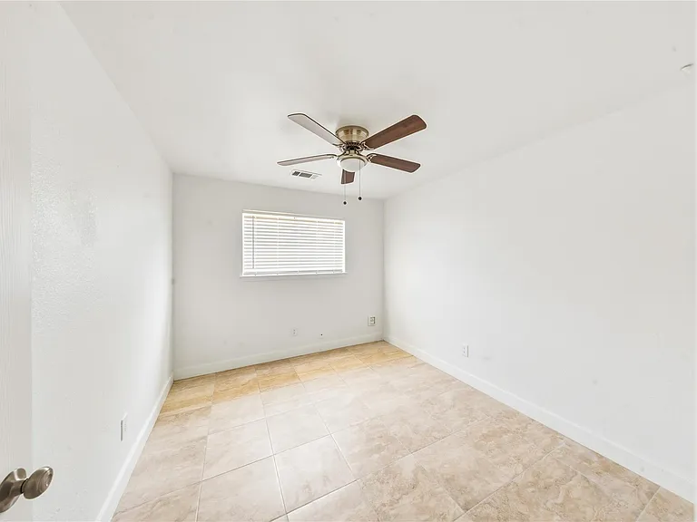 19519 Mallard Lake Ln — Photo 15
