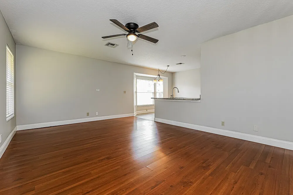 3 bed, 2.0 bath, 2074 sqft, $3,310 — Photo 3
