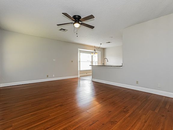 3rd image of 13515 Northumberland Cir