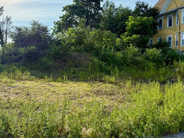 2031 East Main Street, Bridgeport, CT 06610