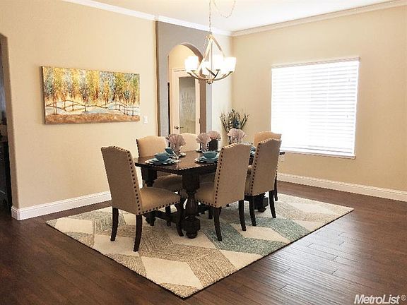 3rd image of 1218 Heartland Dr