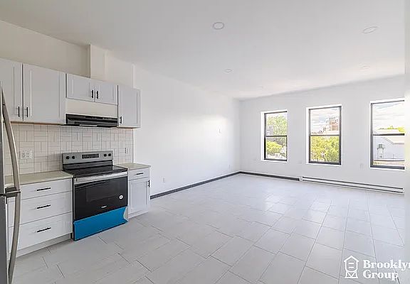 4th image of 610 E 16th St #6