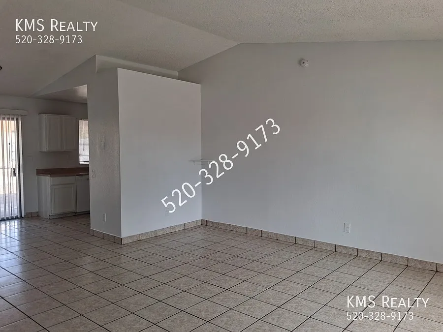 2 Bedroom 1 Bath House - Owner/Agent — Photo 2