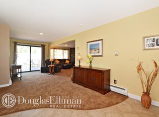 103 Lagoon Blvd, Massapequa, NY 11758