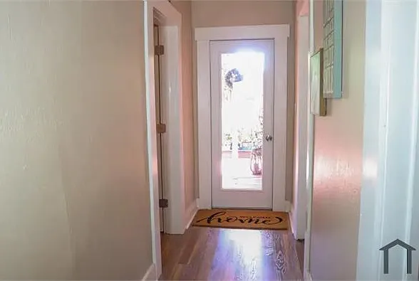 1763 Preston St S — Photo 29