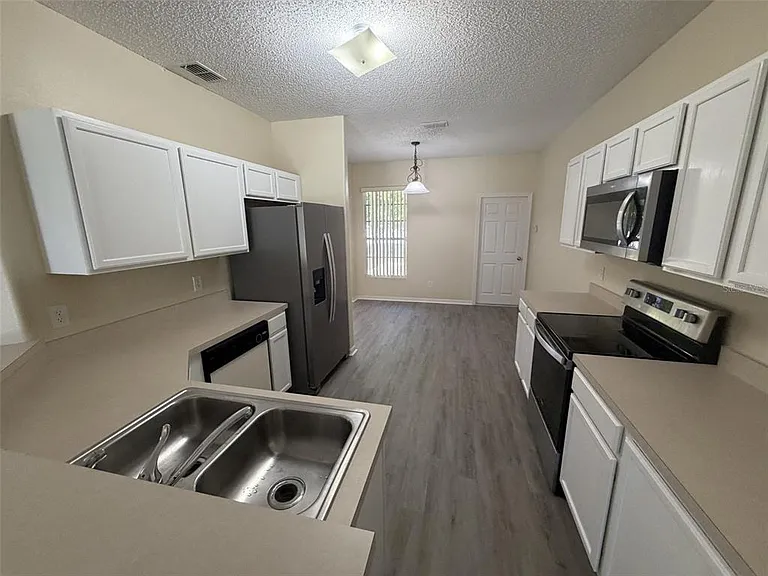 311 Sunset View Dr — Photo 4