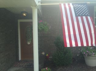 4802 Dadrian Ct, Godfrey, IL 62035