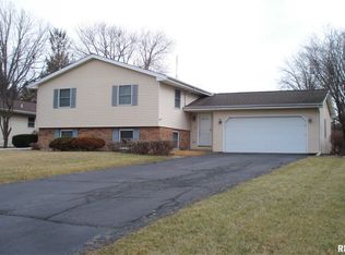 471 Bandy Ave, Galesburg, IL 61401