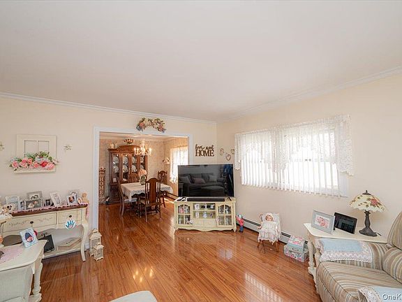 5th image of 19815 33rd Avenue
