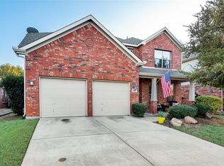 812 Lake Grove Dr, Little Elm, TX 75068