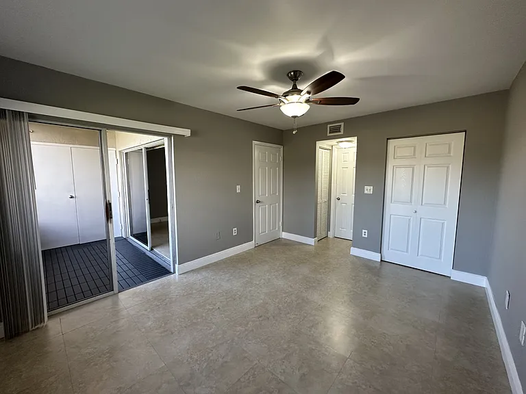 2841 N Oakland Forest Dr #207 — Photo 15