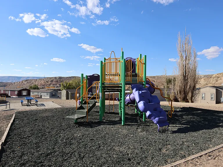 Skyline Village — Photo 4