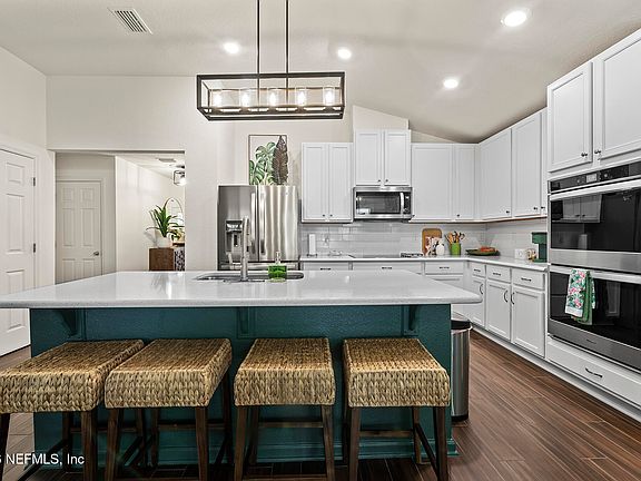5th image of 10692 ABBOT COVE Drive E