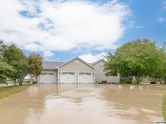 2nd image of 125 Pebble Creek Dr