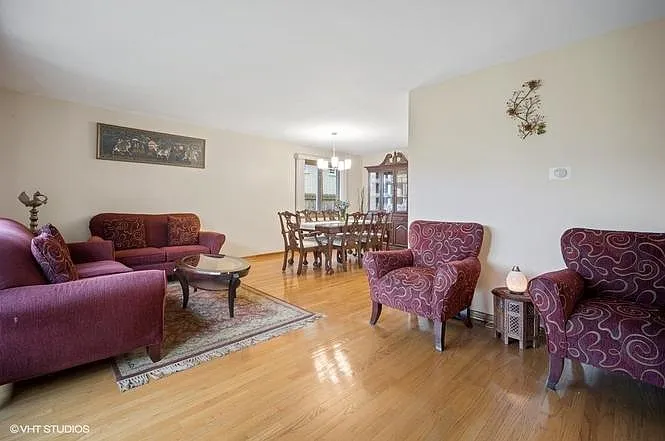 4 bed, 1800 sqft, $2,500 — Photo 2