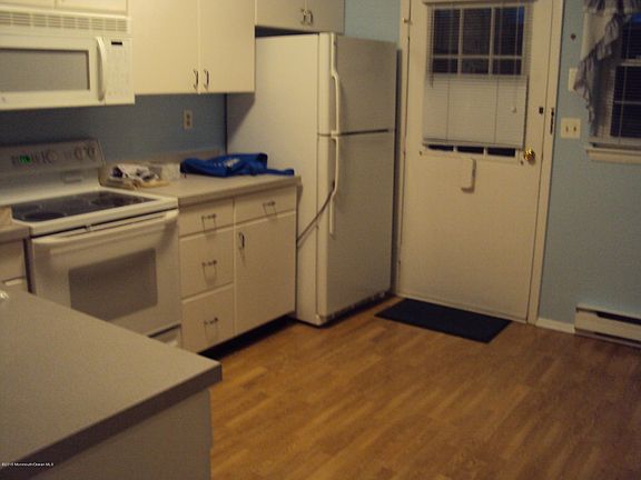 3rd image of 73 Cambridge Circle #B