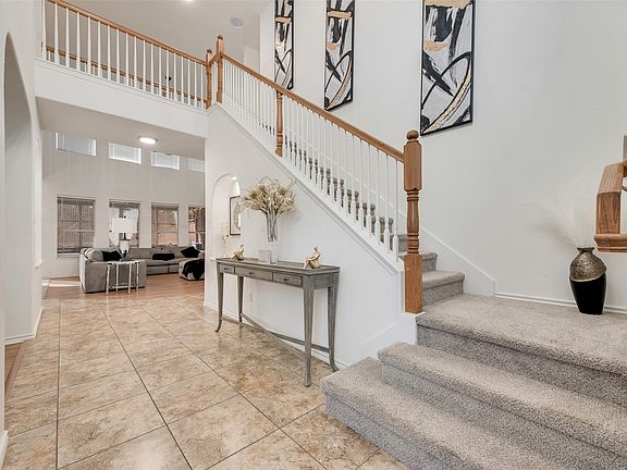 3rd image of 723 Creekstone Ct