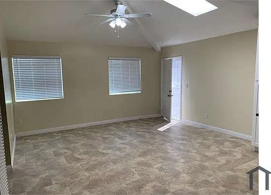 3 bed, 1000 sqft, $2,700 — Photo 3