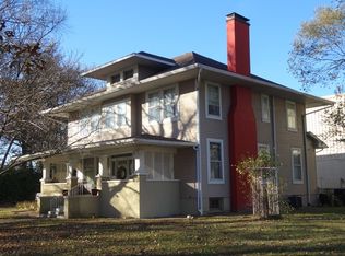 202 Stewart St, Carmi, IL 62821