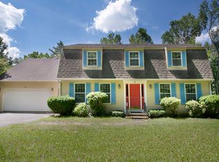 4 Walker Pond Rd, Sturbridge, MA 01566