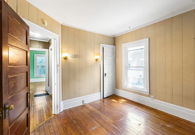 247 Roosevelt Ave #1 — Photo 8